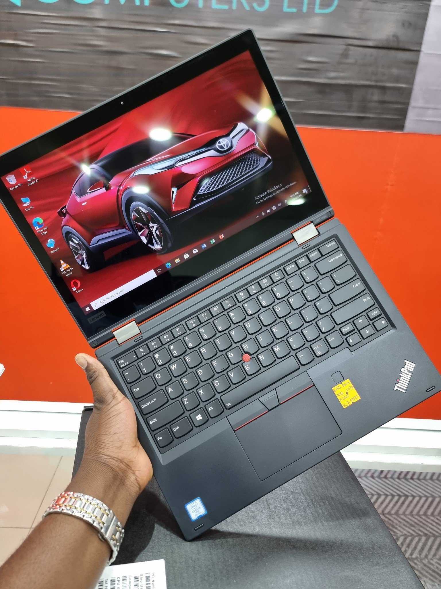 Lenovo-ThinkPad-Yoga-L390-1.jpg
